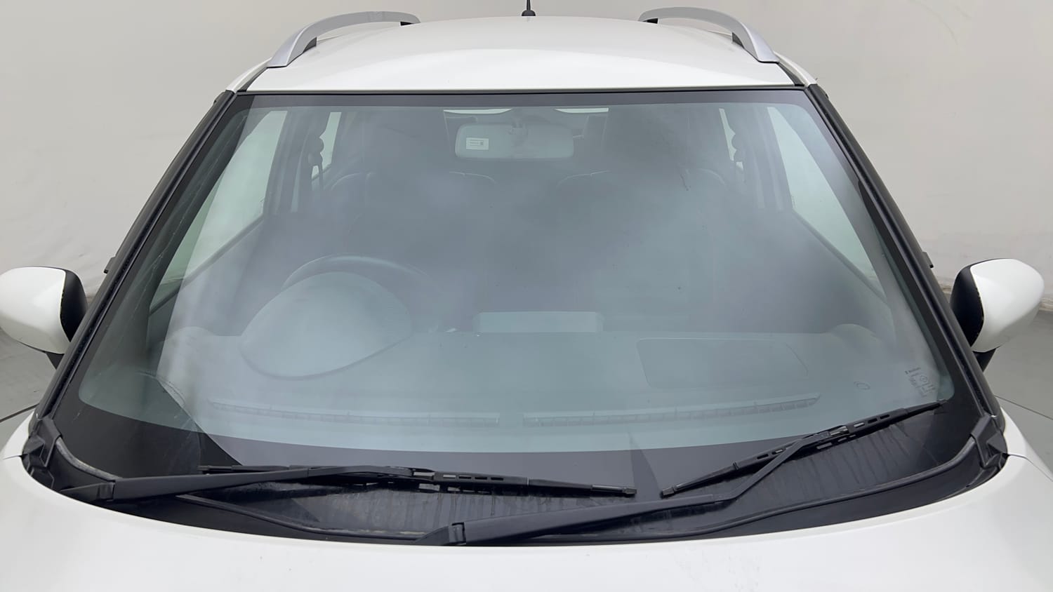 Used 2023 Maruti Suzuki Ignis Sigma 1.2 MT Petrol Manual exterior FRONT WINDSHIELD VIEW