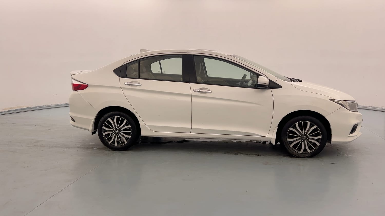 Used 2020 Honda City ZX Petrol Petrol Manual exterior RIGHT SIDE VIEW