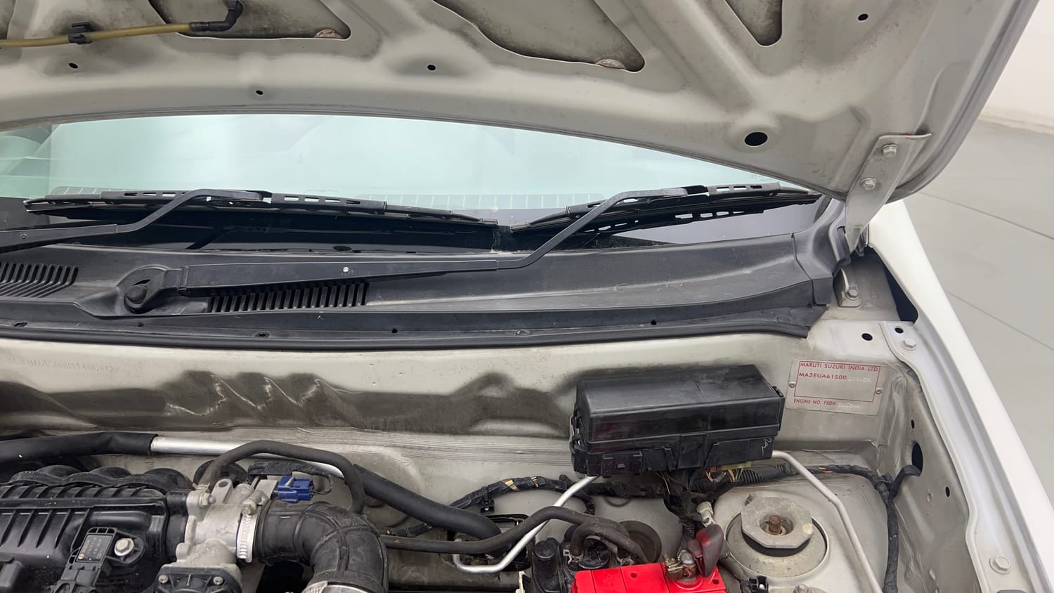 Used 2017 Maruti Suzuki Alto 800 VXi Petrol Manual engine ENGINE LEFT SIDE HINGE & APRON VIEW