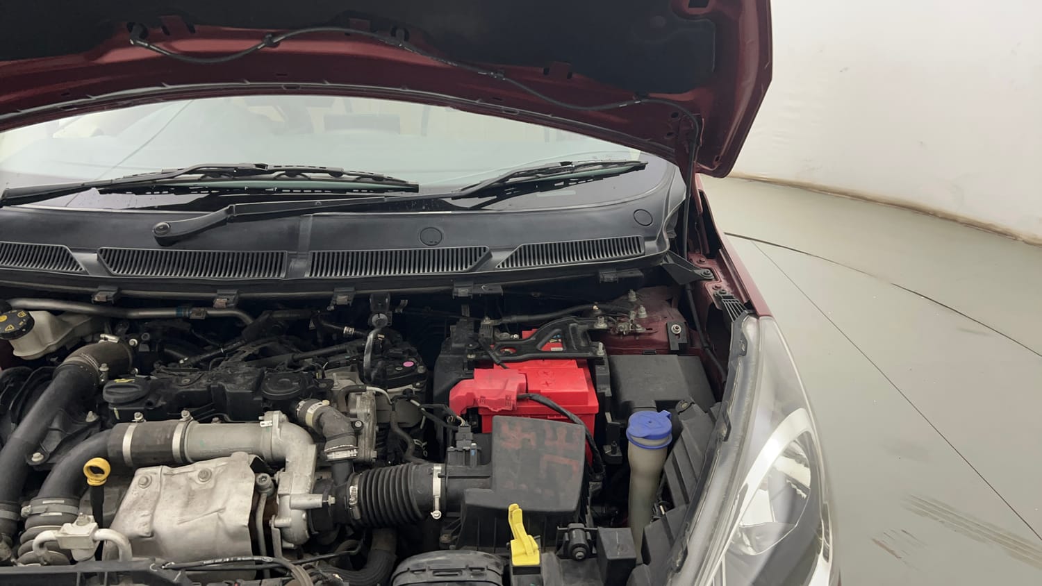 Used 2019 Ford Figo Aspire Titanium1.5 TDCi Diesel Manual engine ENGINE LEFT SIDE HINGE & APRON VIEW