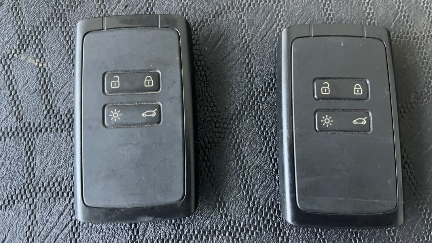 Used 2021 Renault Triber RXZ Petrol Manual extra CAR KEY VIEW