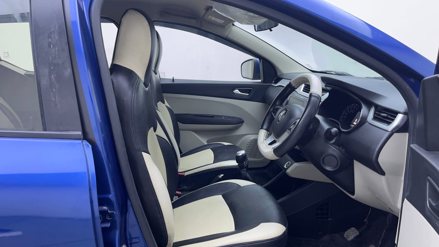 Used 2021 Renault Triber RXZ Petrol Manual interior RIGHT SIDE FRONT DOOR CABIN VIEW
