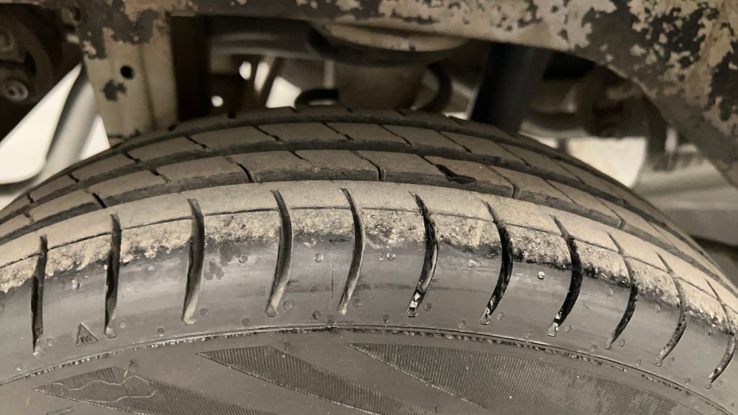Used 2016 Maruti Suzuki Alto 800 Lxi Petrol Manual tyres RIGHT REAR TYRE TREAD VIEW