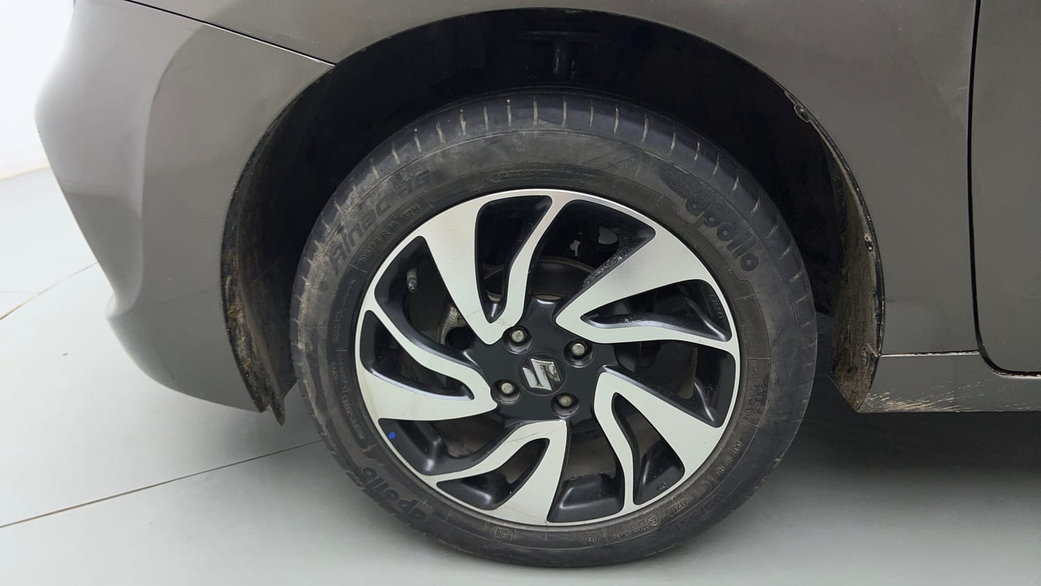 Used 2021 Maruti Suzuki Baleno Zeta Petrol Manual tyres LEFT FRONT TYRE RIM VIEW