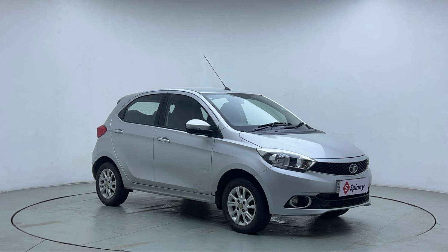 Used 2017 Tata Tiago Revotron XZA Petrol Automatic exterior RIGHT FRONT CORNER VIEW
