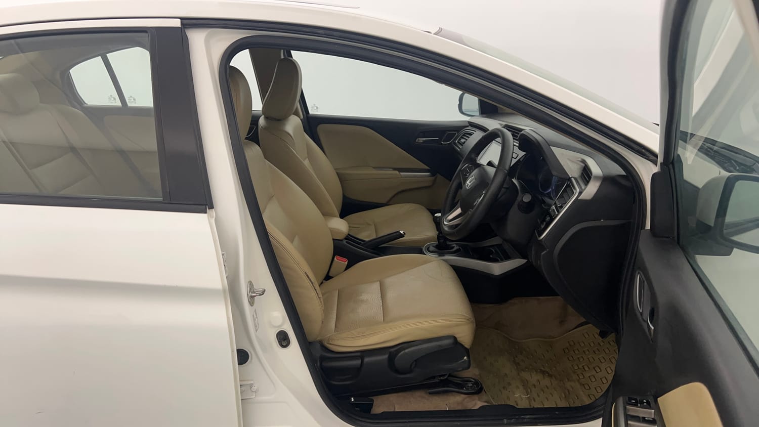 Used 2020 Honda City ZX Petrol Petrol Manual interior RIGHT SIDE FRONT DOOR CABIN VIEW