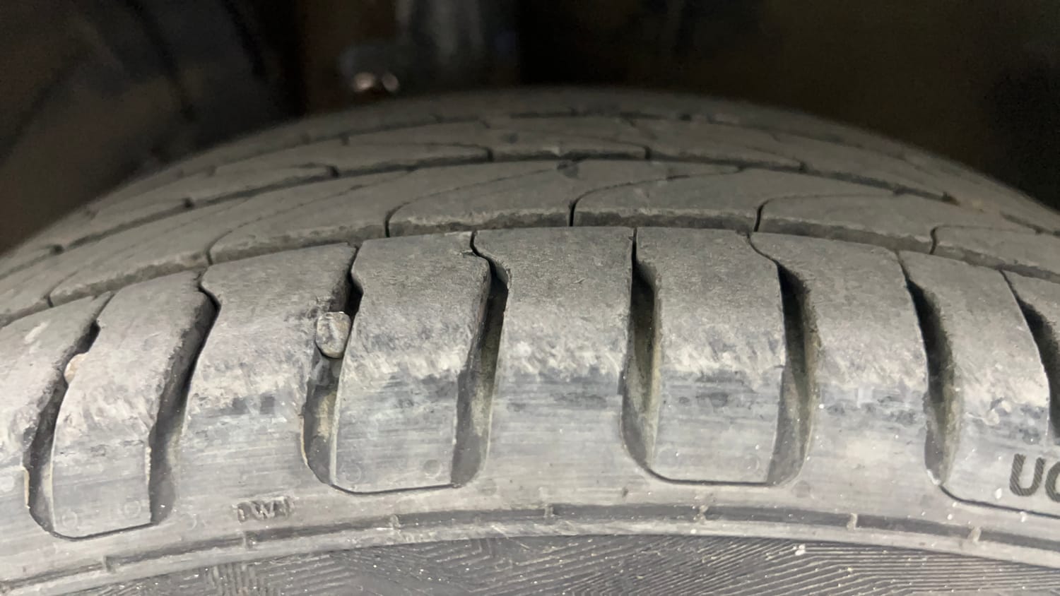 Used 2017 Maruti Suzuki Baleno Zeta 1.2 AT Petrol Automatic tyres LEFT FRONT TYRE TREAD VIEW