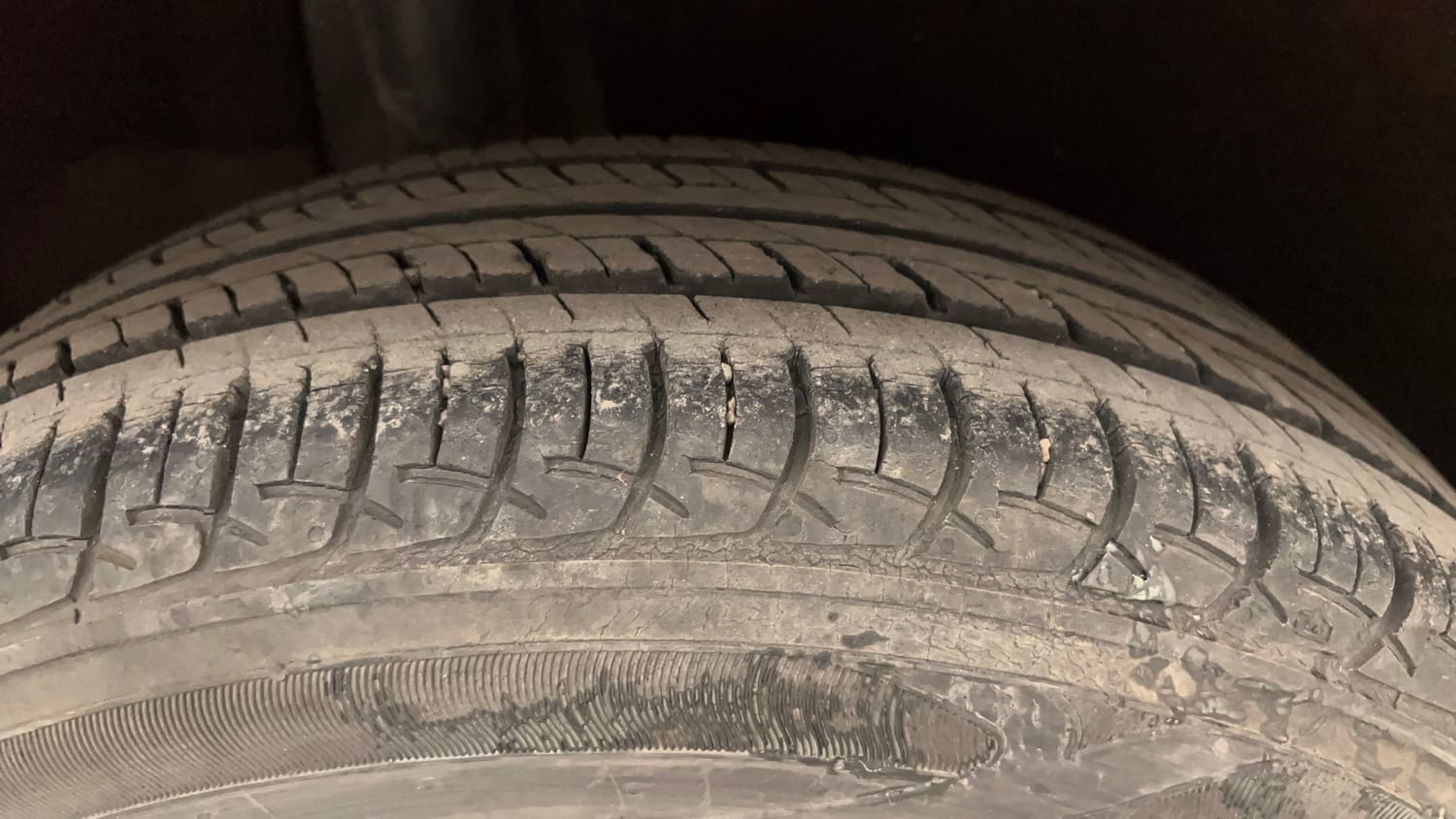 Used 2018 Maruti Suzuki Baleno Delta 1.2 AT Petrol Automatic tyres RIGHT REAR TYRE TREAD VIEW