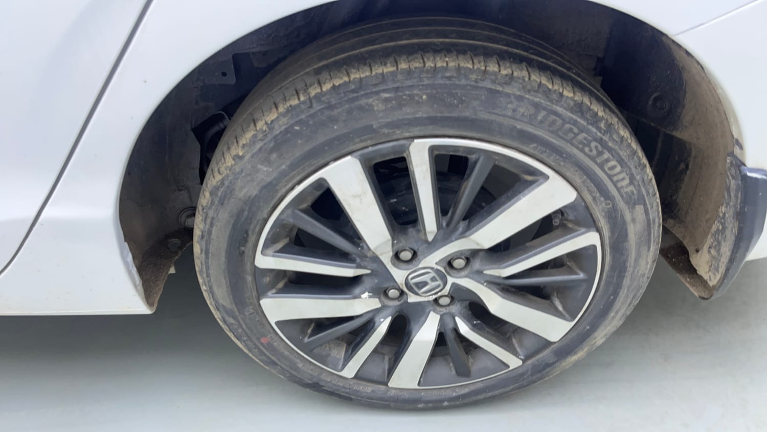 Used 2021 Honda City ZX Petrol Petrol Manual tyres LEFT REAR TYRE RIM VIEW