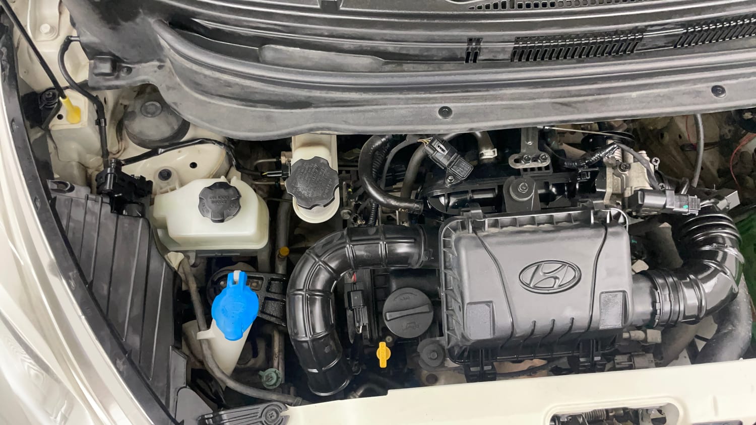 Used 2016 Hyundai Eon Era Petrol Manual engine ENGINE RIGHT SIDE VIEW
