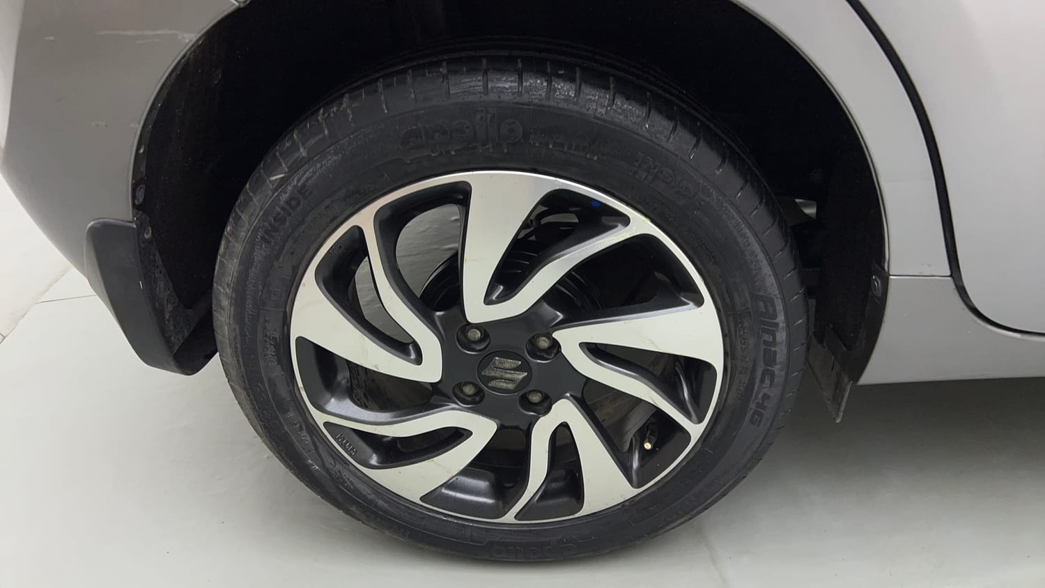 Used 2021 Maruti Suzuki Baleno Zeta Petrol Manual tyres RIGHT REAR TYRE RIM VIEW