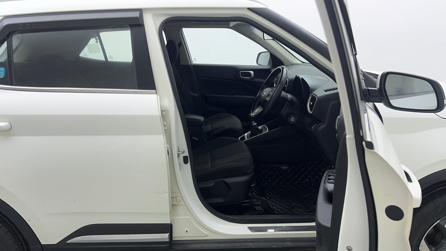 Used 2021 Hyundai Venue SX 1.0 Turbo Petrol Manual interior RIGHT SIDE FRONT DOOR CABIN VIEW