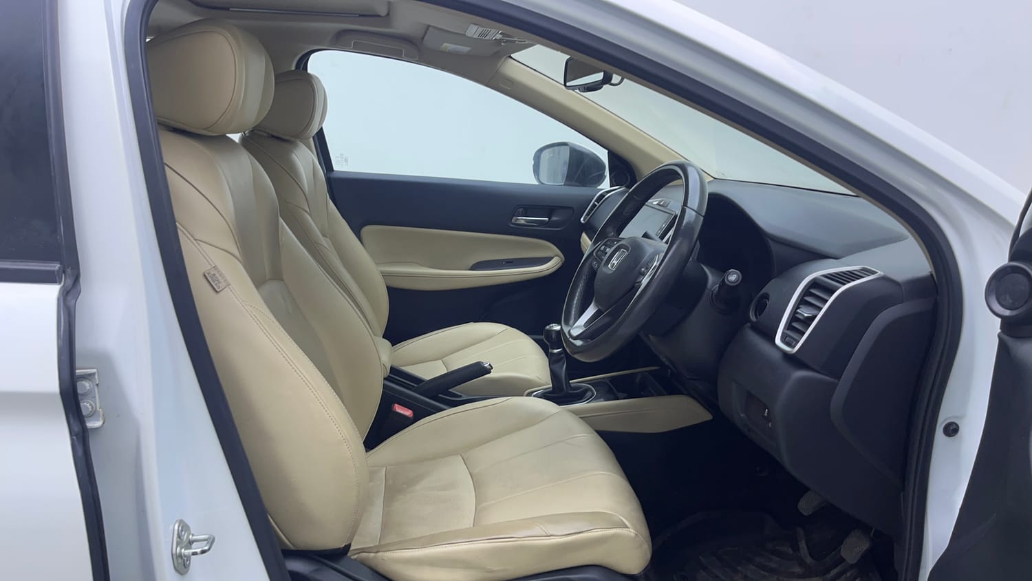 Used 2021 Honda City ZX Petrol Petrol Manual interior RIGHT SIDE FRONT DOOR CABIN VIEW