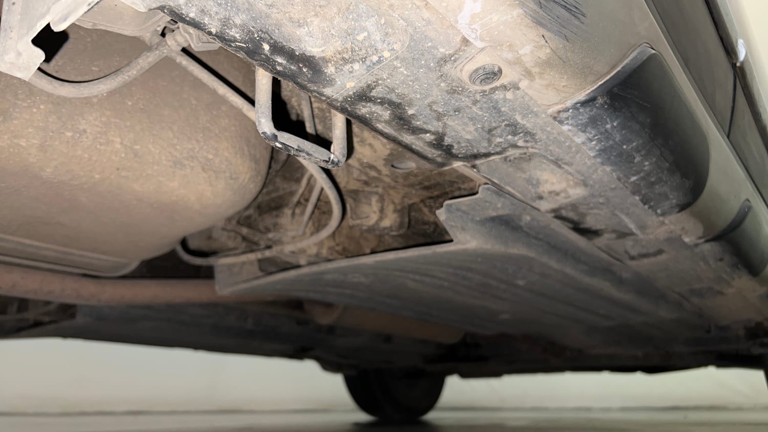 Used 2021 maruti-suzuki Vitara Brezza VXi Petrol Manual extra REAR RIGHT UNDERBODY VIEW