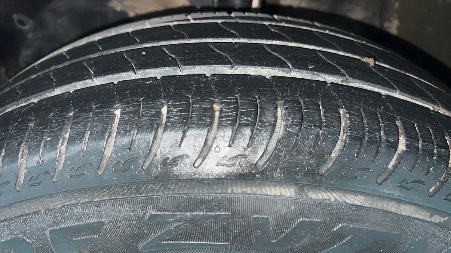 Used 2020 Maruti Suzuki Baleno Delta Petrol Manual tyres LEFT FRONT TYRE TREAD VIEW