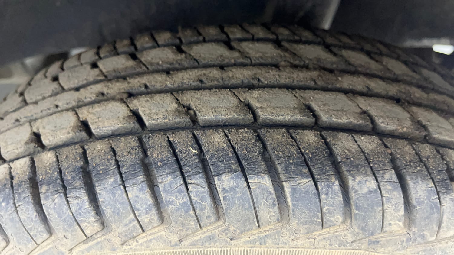 Used 2017 Renault Kwid 1.0 RXT AMT Petrol Automatic tyres LEFT REAR TYRE TREAD VIEW