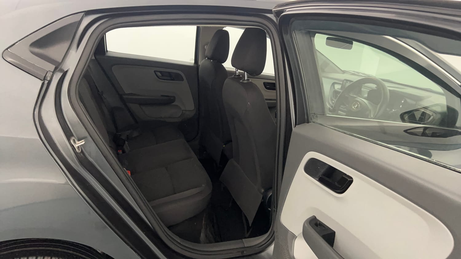 Used 2021 Tata Altroz XM Petrol Petrol Manual interior RIGHT SIDE REAR DOOR CABIN VIEW
