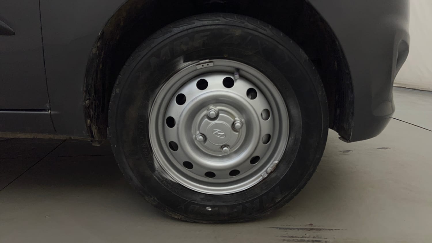 Used 2012 Hyundai i10 Era 1.1 iRDE2 Petrol Manual tyres RIGHT FRONT TYRE RIM VIEW