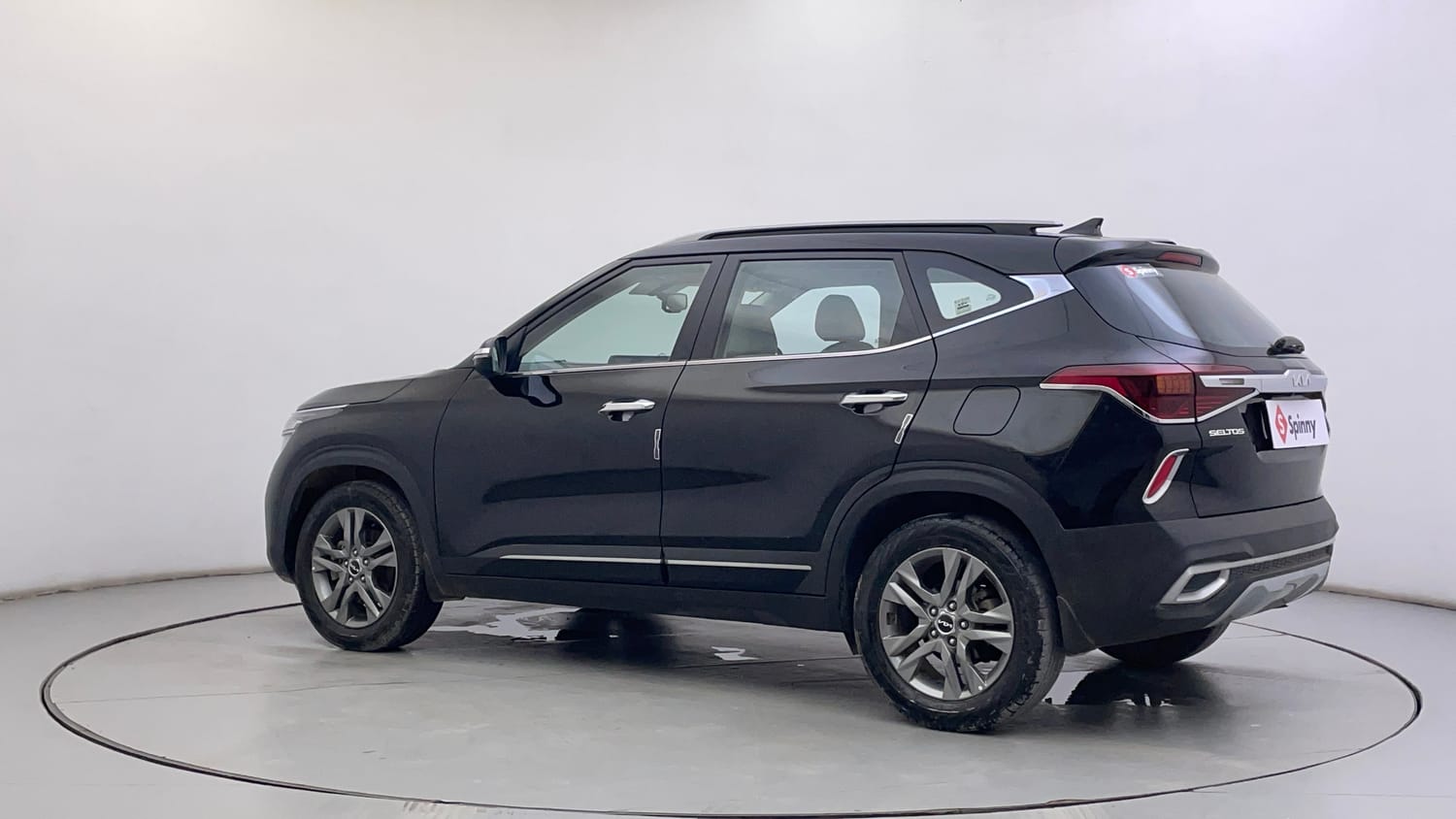 Used 2022 Kia Seltos HTX 1.5 Petrol Manual exterior LEFT REAR CORNER VIEW
