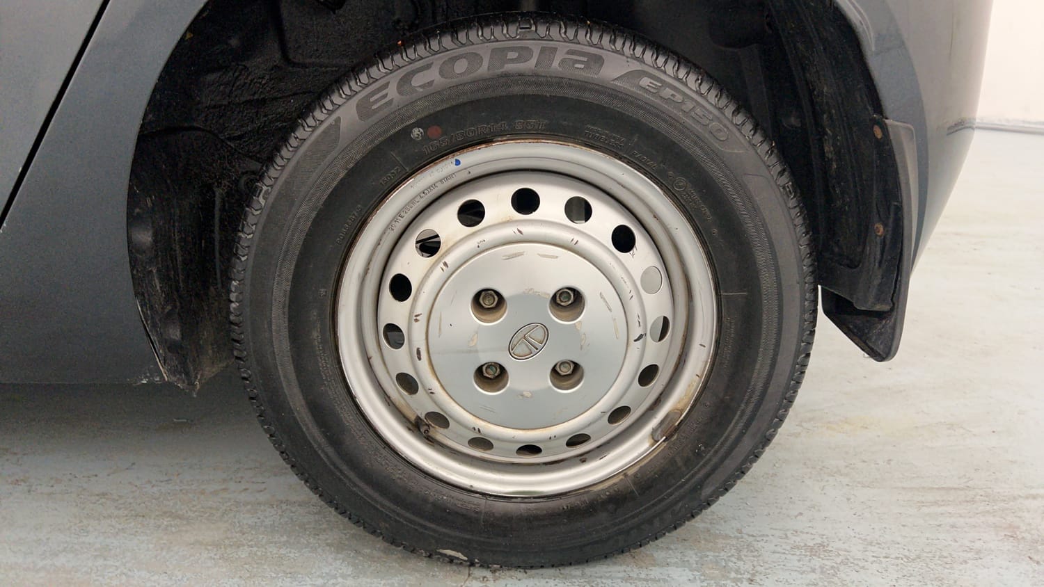 Used 2021 Tata Altroz XM Petrol Petrol Manual tyres LEFT REAR TYRE RIM VIEW