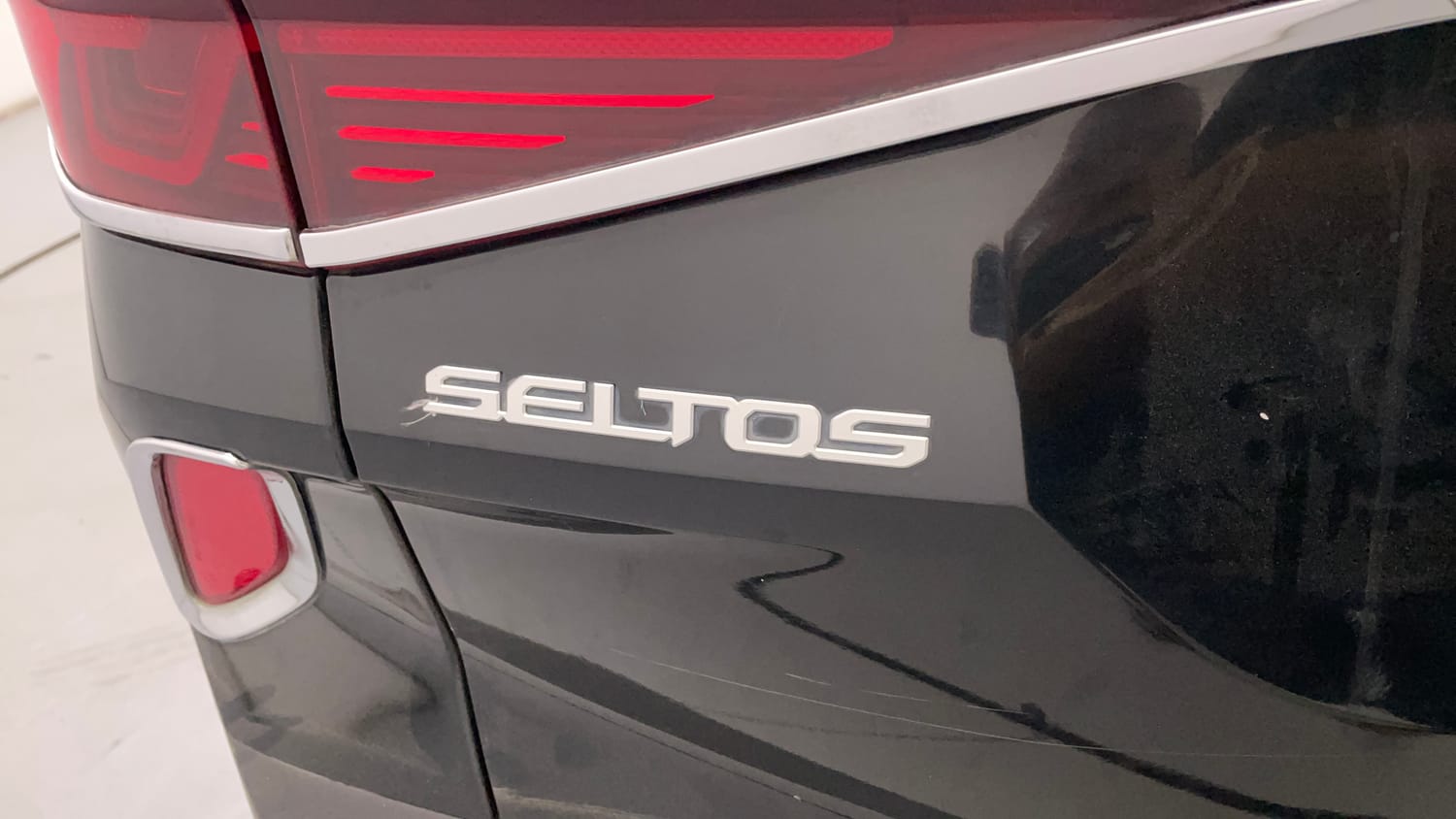 Used 2022 Kia Seltos HTX 1.5 Petrol Manual dents MINOR SCRATCH