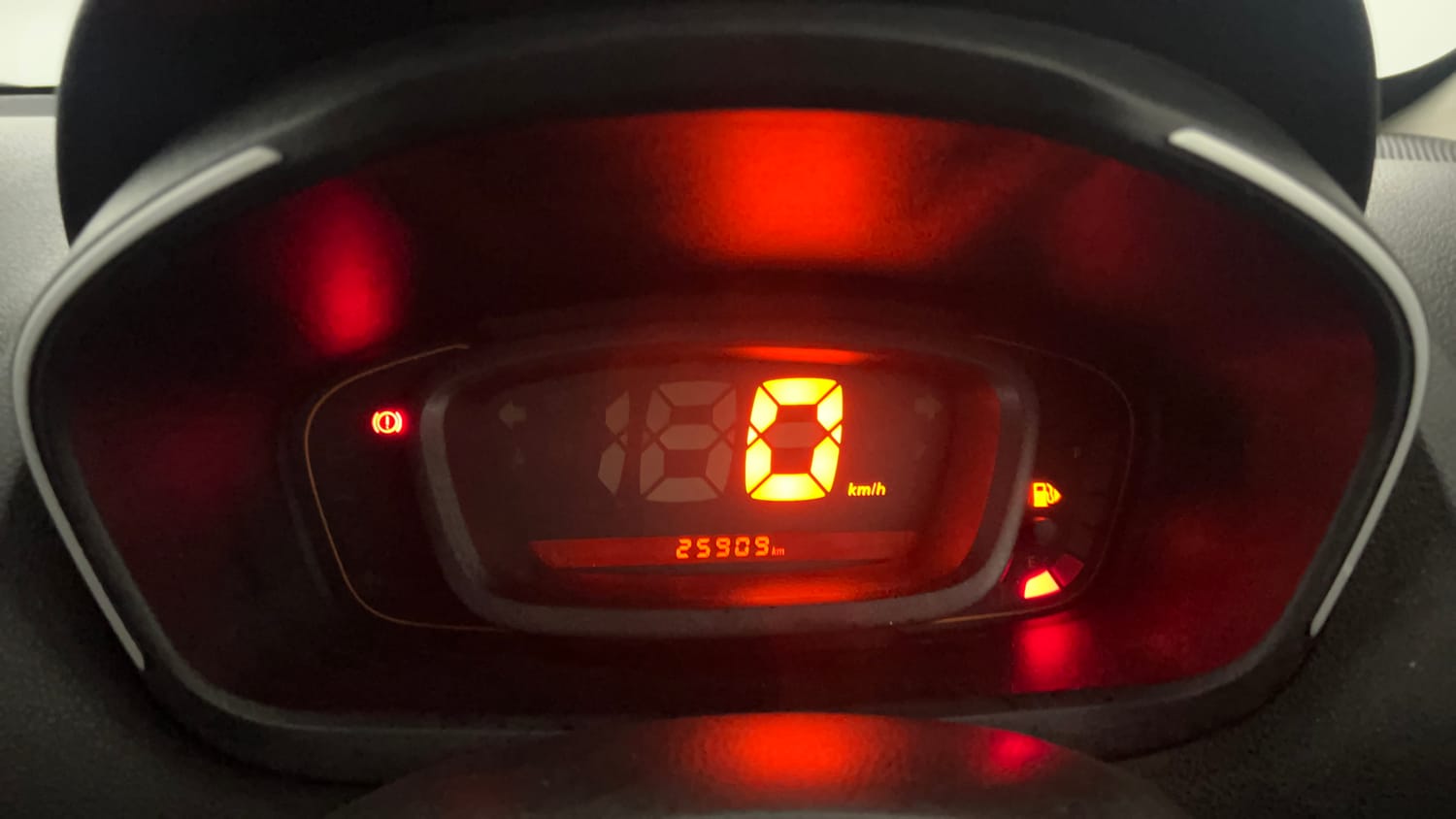 Used 2017 Renault Kwid 1.0 RXL Petrol Manual interior CLUSTERMETER VIEW