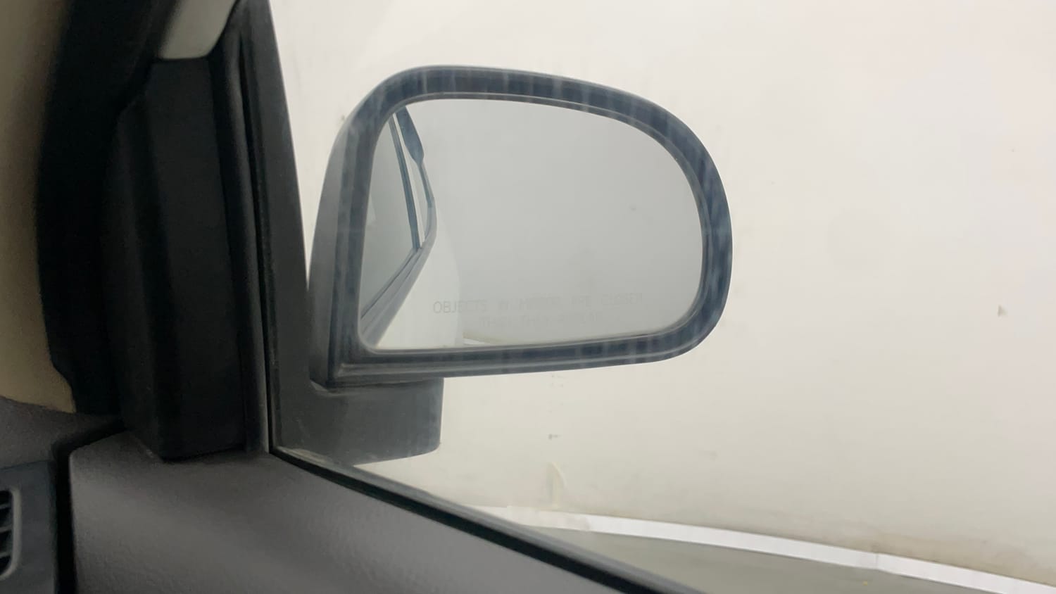 Used 2016 Hyundai Eon Era Petrol Manual top_features Outside rear view mirrors (ORVMs)