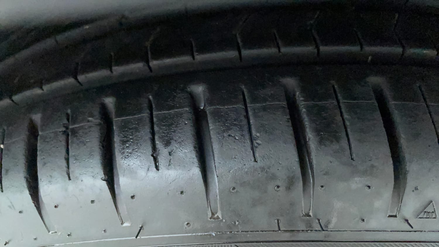 Used 2022 Volkswagen Taigun GT 1.5 TSI MT Petrol Manual tyres RIGHT FRONT TYRE TREAD VIEW