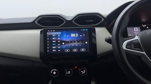 Used 2021 Nissan Magnite XL Petrol Manual top_features Integrated (in-dash) music system