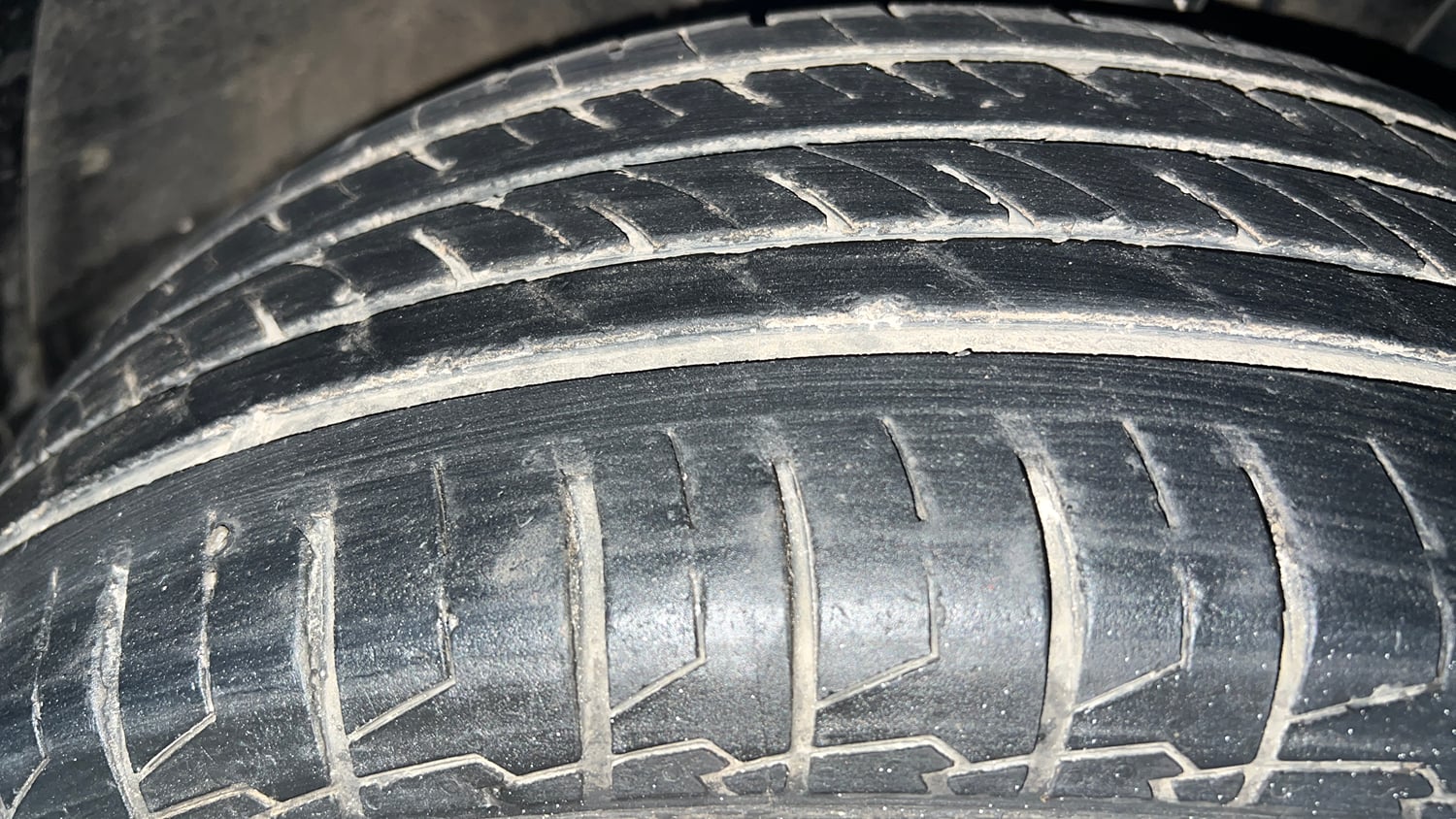Used 2021 Hyundai Venue SX 1.0 Turbo Petrol Manual tyres RIGHT FRONT TYRE TREAD VIEW