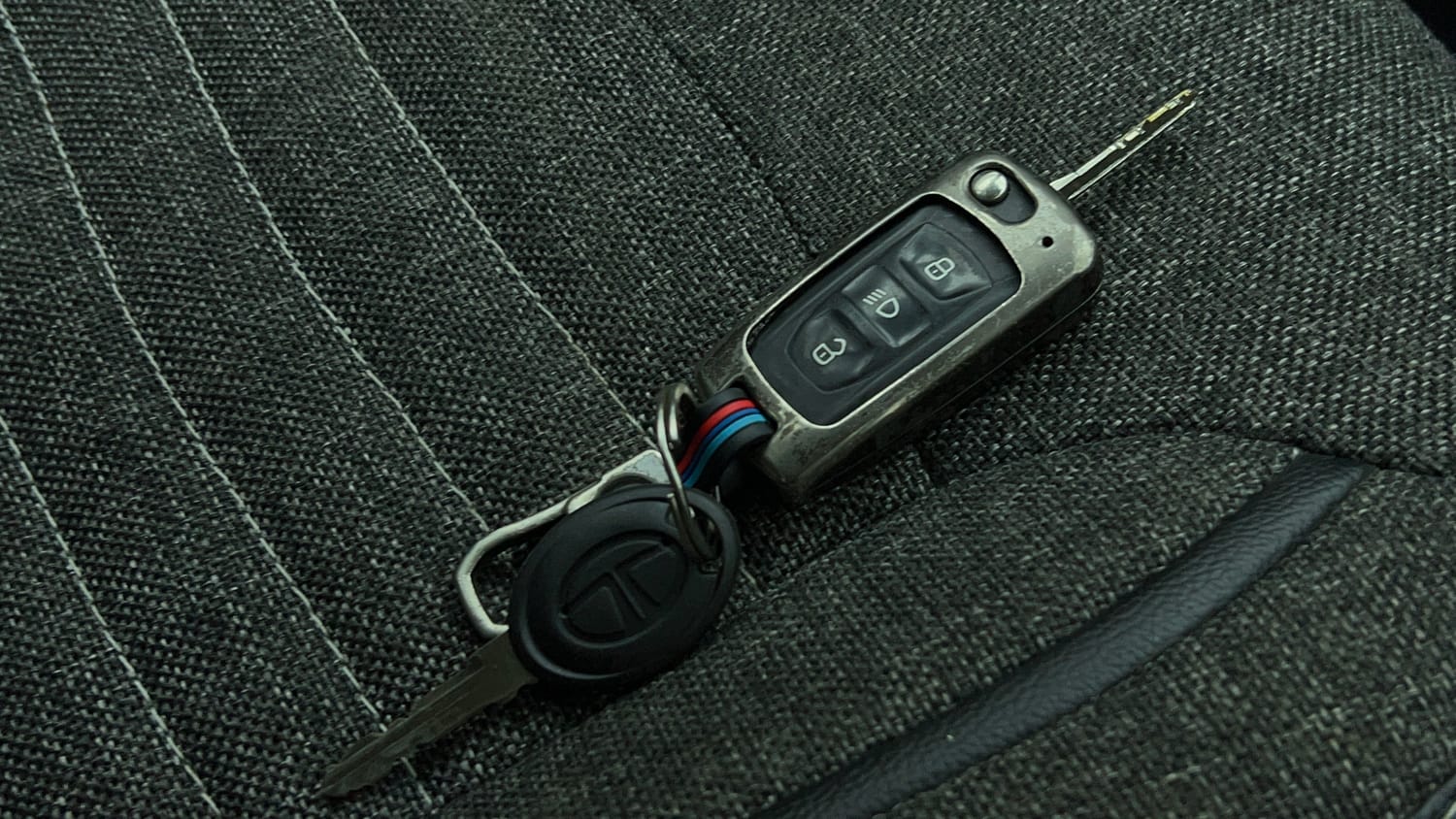Used 2017 Tata Tiago Revotron XT Petrol Manual extra CAR KEY VIEW