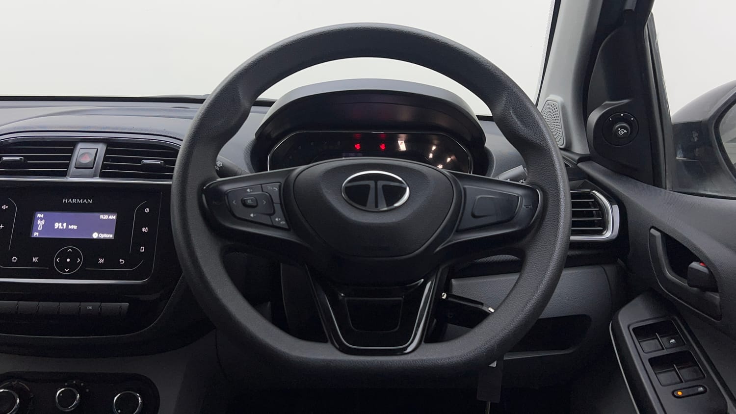 Used 2024 Tata Tiago XTA iCNG Cng Automatic interior STEERING VIEW