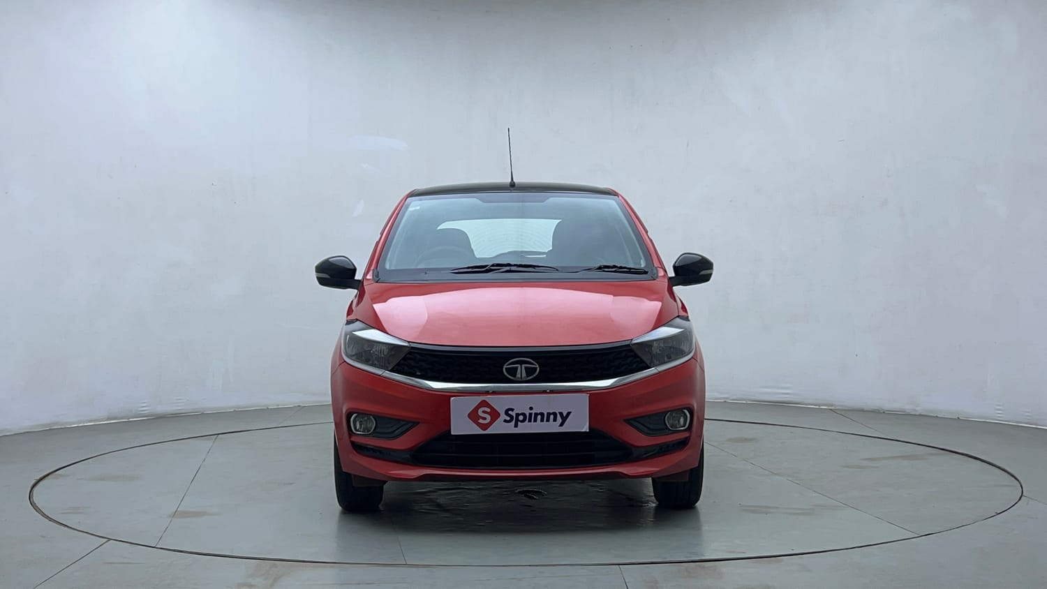 Used 2020 Tata Tiago XZ Plus Dual Tone Petrol Manual exterior FRONT VIEW