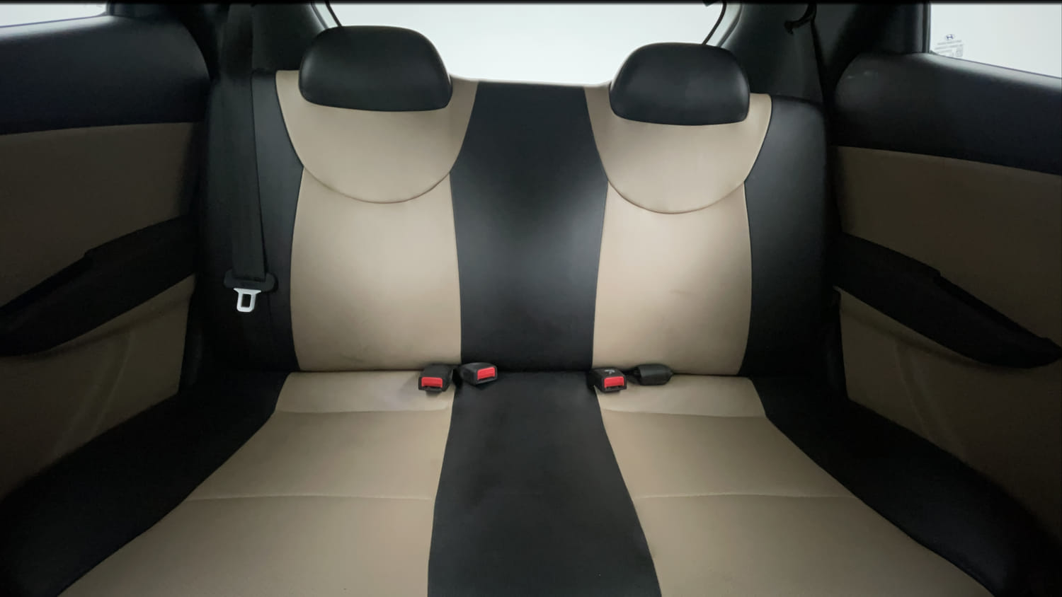 Used 2016 Hyundai Eon Era Petrol Manual interior REAR SEAT CONDITION VIEW