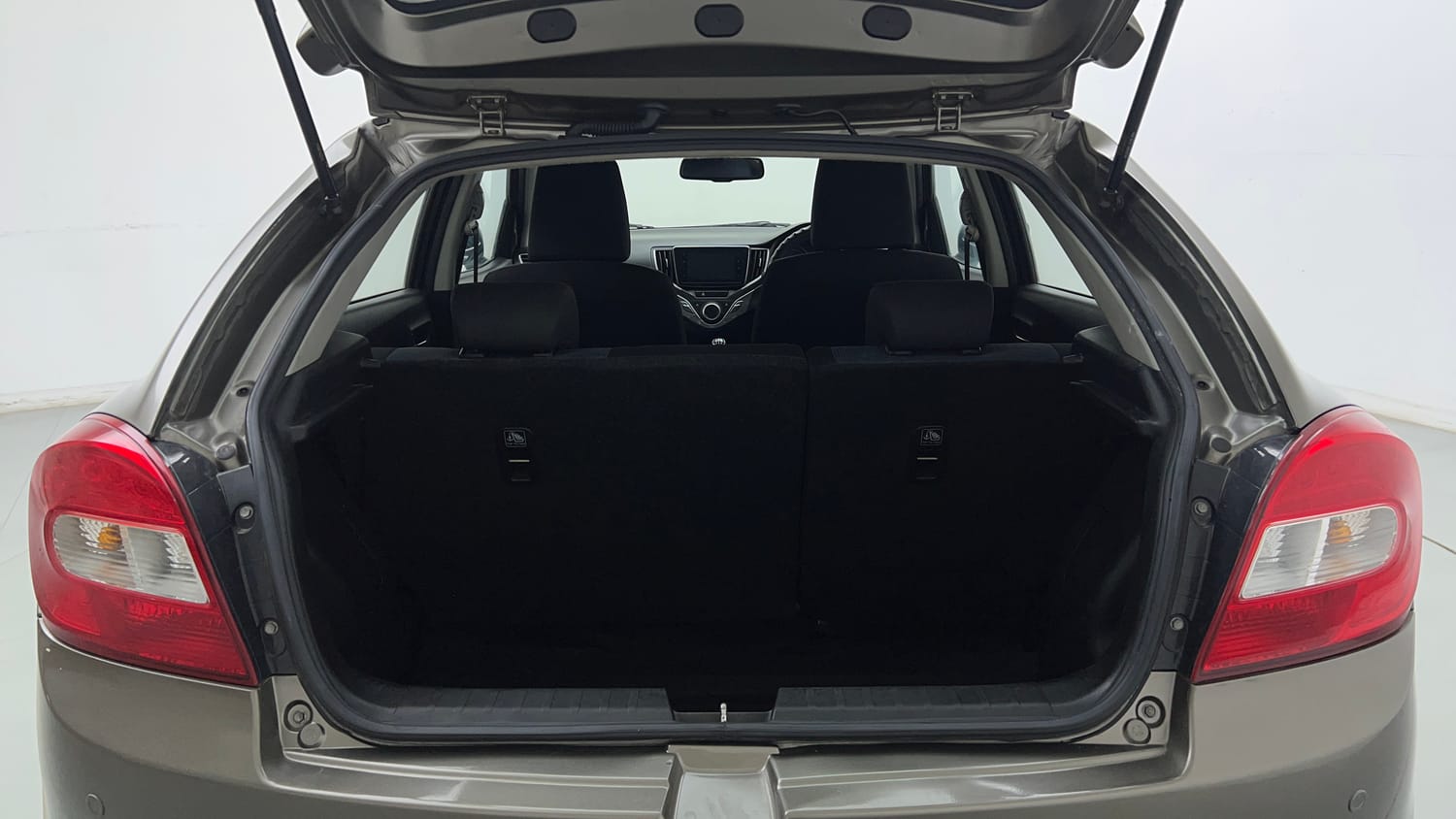 Used 2021 Maruti Suzuki Baleno Zeta Petrol Manual interior DICKY INSIDE VIEW