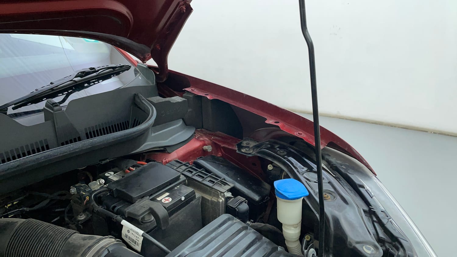 Used 2022 Volkswagen Taigun GT 1.5 TSI MT Petrol Manual engine ENGINE LEFT SIDE HINGE & APRON VIEW