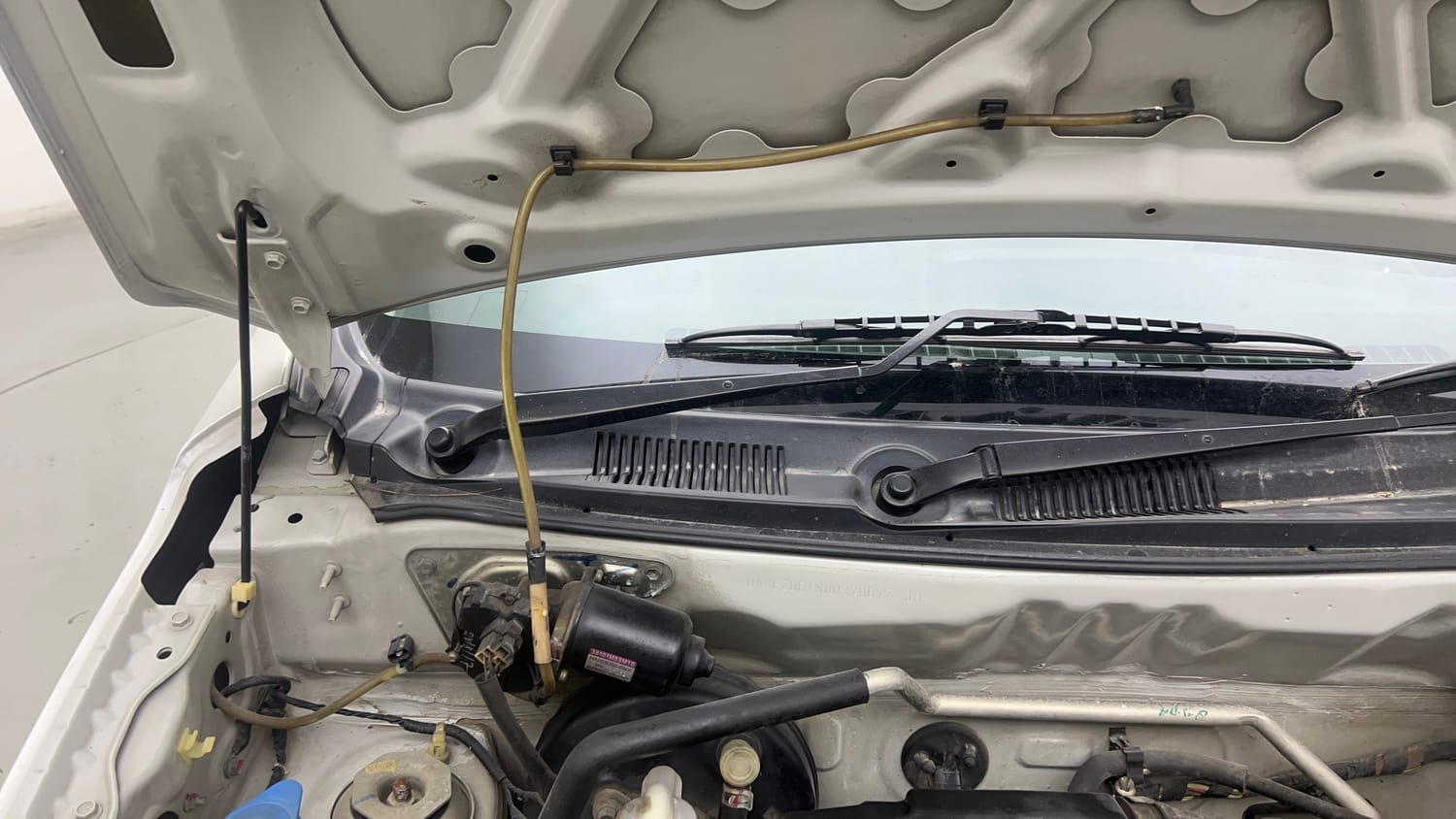 Used 2017 maruti-suzuki Alto K10 VXi (O) AMT Petrol Automatic engine ENGINE RIGHT SIDE HINGE & APRON VIEW