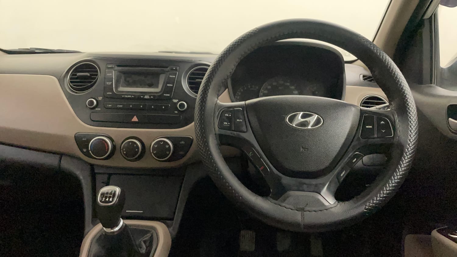 Used 2014 Hyundai Xcent S 1.2 (O) Petrol Manual interior STEERING VIEW