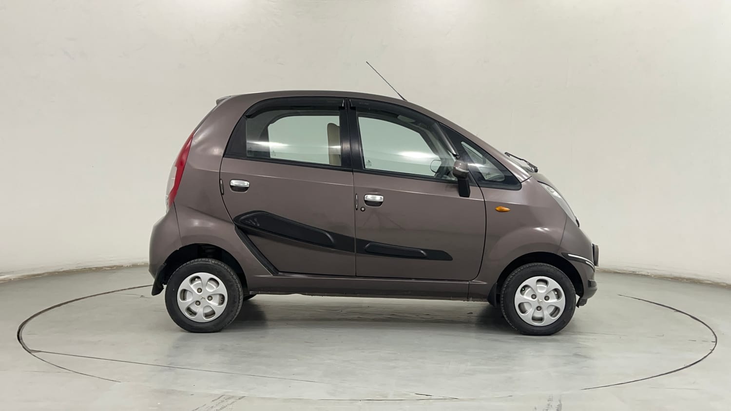 Used 2018 Tata Nano Twist XTA Petrol Automatic exterior RIGHT SIDE VIEW