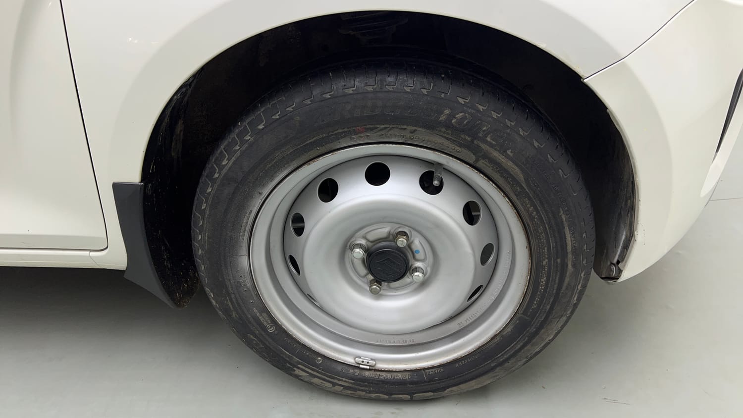 Used 2023 Maruti Suzuki Ignis Sigma 1.2 MT Petrol Manual tyres RIGHT FRONT TYRE RIM VIEW