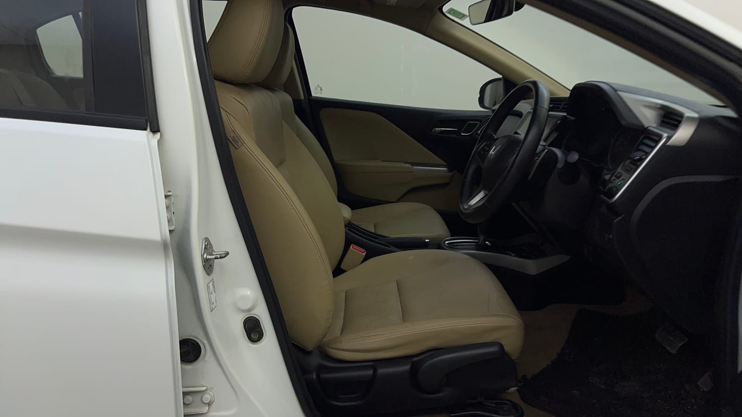 Used 2019 Honda City ZX CVT Petrol Petrol Automatic interior RIGHT SIDE FRONT DOOR CABIN VIEW