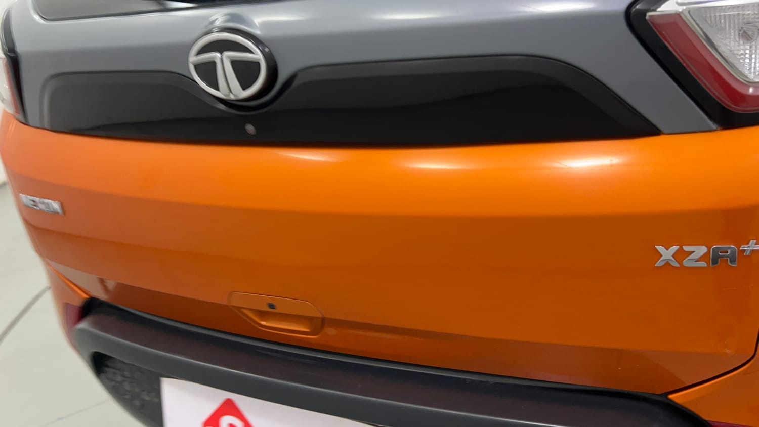 Used 2019 Tata Nexon XZA Plus Petrol Dual Tone Petrol Automatic dents MINOR SCRATCH
