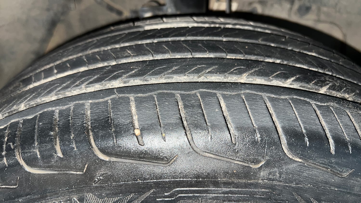Used 2024 Tata Nexon Pure 1.2 Revotron Petrol 6MT Petrol Manual tyres RIGHT FRONT TYRE TREAD VIEW