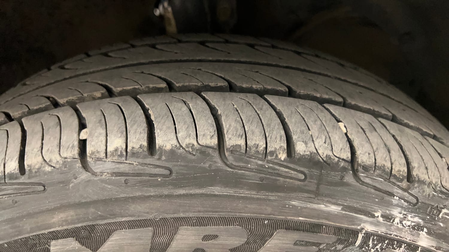 Used 2018 Maruti Suzuki Baleno Delta 1.2 Petrol Manual tyres RIGHT FRONT TYRE TREAD VIEW