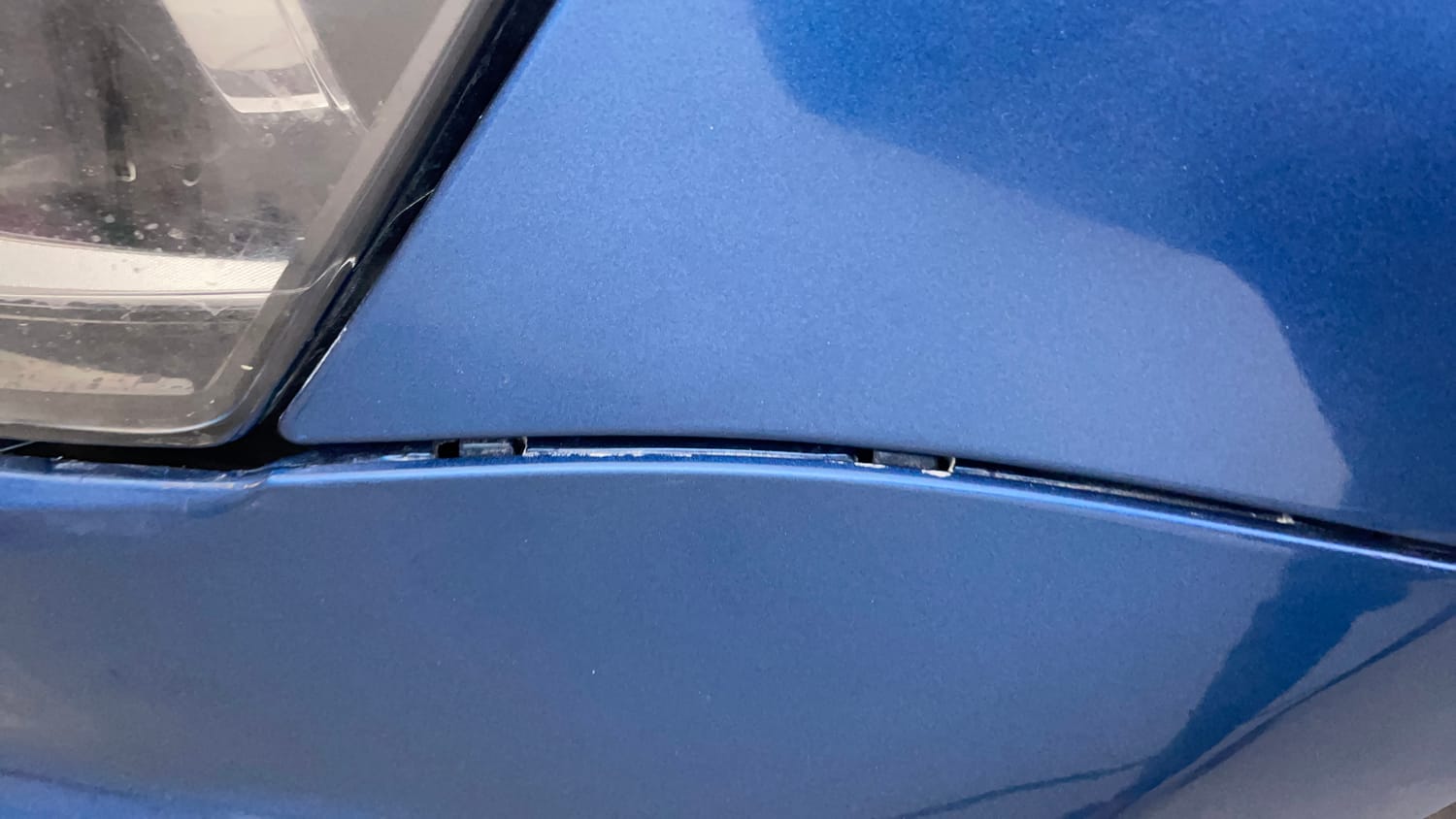 Used 2017 Volkswagen Ameo Highline1.2L (P) Petrol Manual dents MINOR DENT