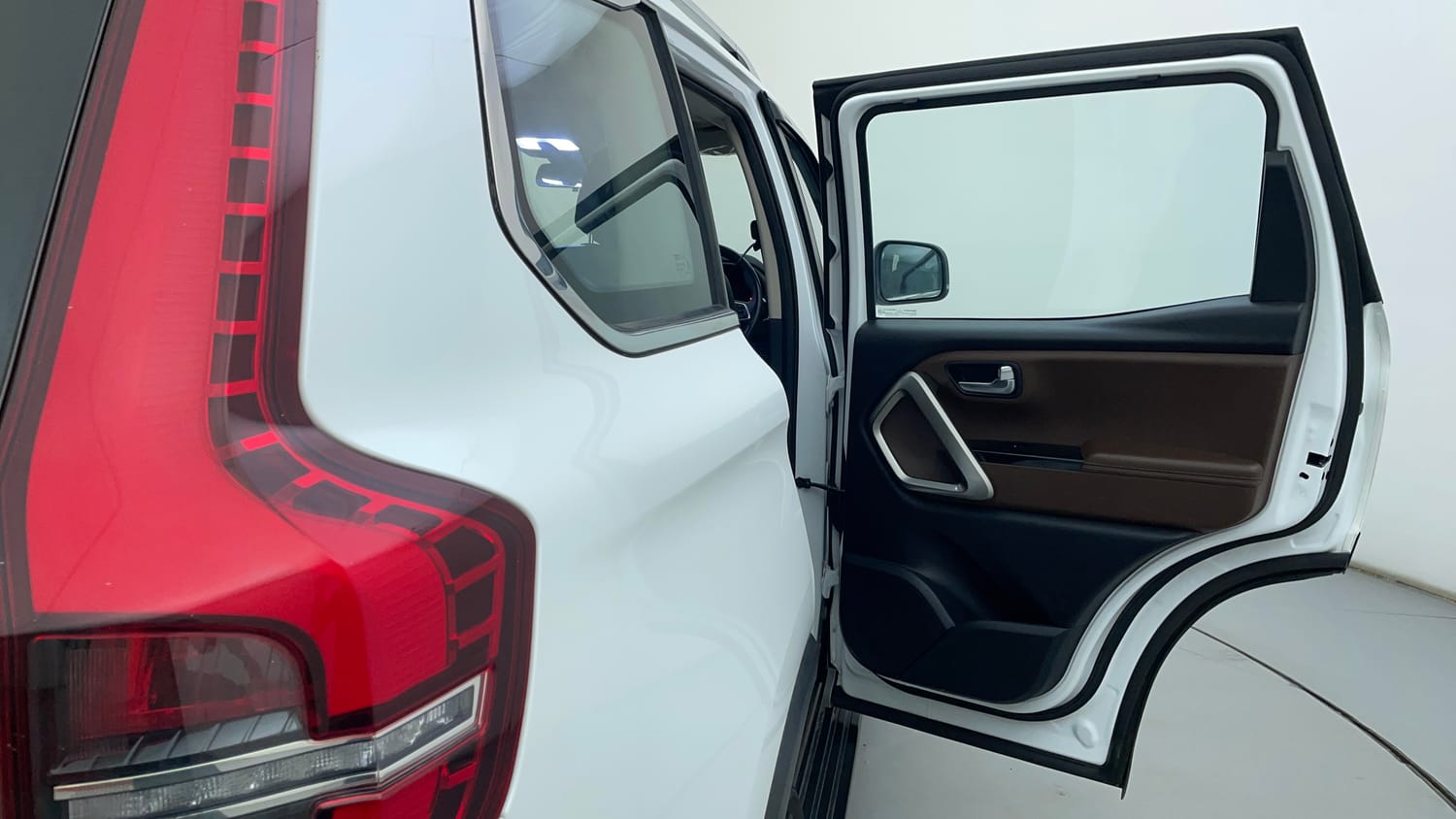 Used 2023 Mahindra Scorpio N Z8 L Petrol AT 7 STR Petrol Automatic interior RIGHT REAR DOOR OPEN VIEW