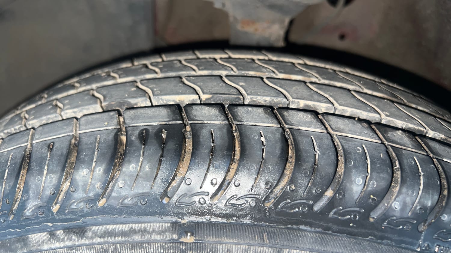 Used 2022 Maruti Suzuki Wagon R 1.0 VXi 1.0 Petrol Manual tyres LEFT FRONT TYRE TREAD VIEW
