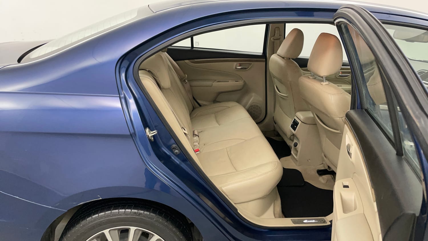 Used 2019 Maruti Suzuki Ciaz Alpha Hybrid 1.5 Petrol Manual interior RIGHT SIDE REAR DOOR CABIN VIEW