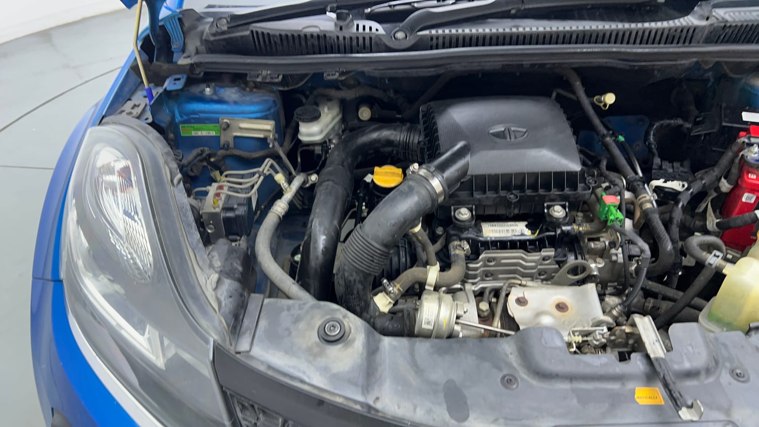 Used 2020 Tata Nexon XZ Plus Petrol Manual engine ENGINE RIGHT SIDE VIEW