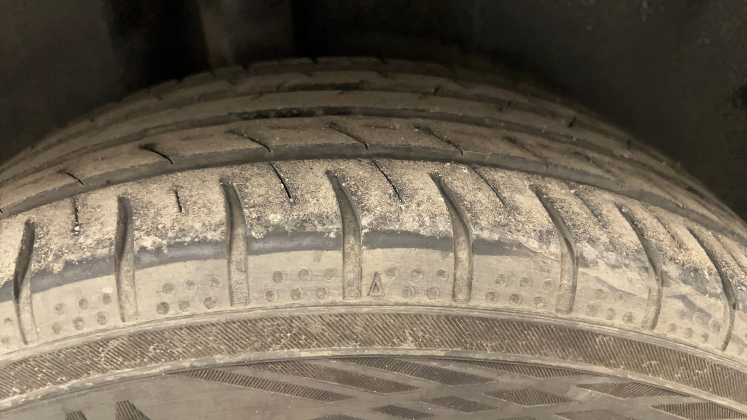 Used 2014 Volkswagen Vento Highline Petrol Petrol Manual tyres RIGHT REAR TYRE TREAD VIEW